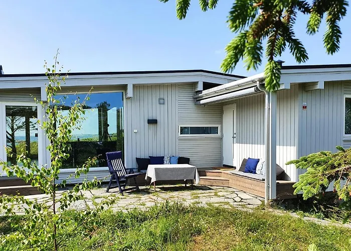 3 Bedroom Lovely In * Sirevåg