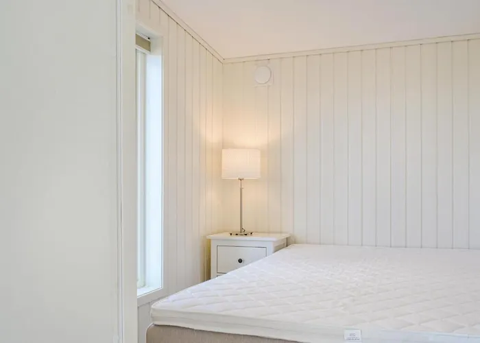 3 Bedroom Lovely In Feriehus *